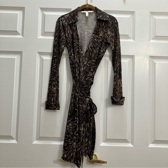 Diane Von Furstenberg Vintage Reissued Jeanne Classic Wrap Dress Swirl Black 4 - Picture 2 of 9